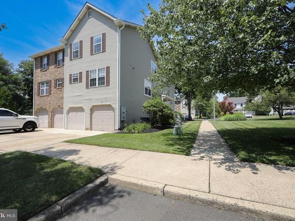 202 ASHBY COURT, MOUNT LAUREL, NJ 08054