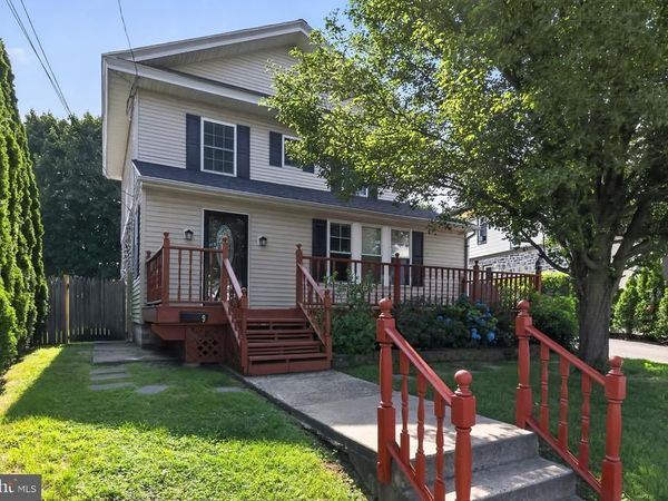 9 E ELBON ROAD, BROOKHAVEN, PA 19015