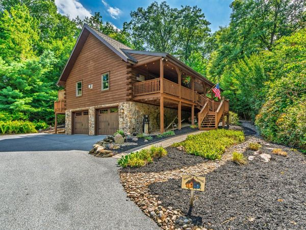 635 LAUREL RIDGE ROAD, REINHOLDS, PA 17569