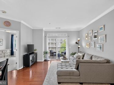 2465 ARMY NAVY DRIVE, Unit 1-202, ARLINGTON, VA 22206