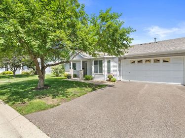 661 Belland Avenue, Vadnais Heights, MN 55127