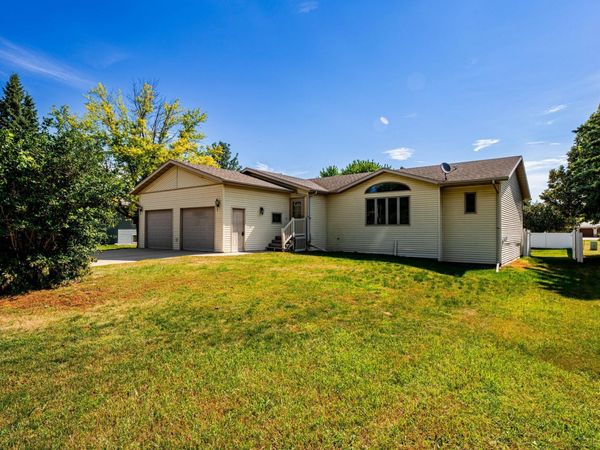 1105 Broadway Street, Lisbon, ND 58054