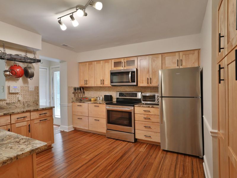 393 Charleston Avenue, Columbus, OH 43214 Photo 14