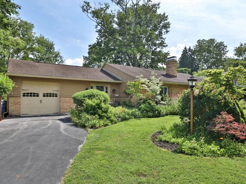 393 Charleston Avenue, Columbus, OH 43214 Photo 2