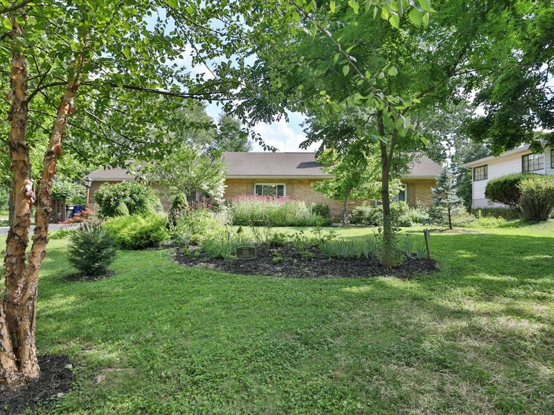 393 Charleston Avenue, Columbus, OH 43214 Photo 3
