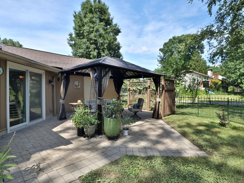 393 Charleston Avenue, Columbus, OH 43214 Photo 37