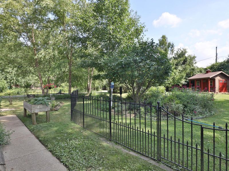 393 Charleston Avenue, Columbus, OH 43214 Photo 43