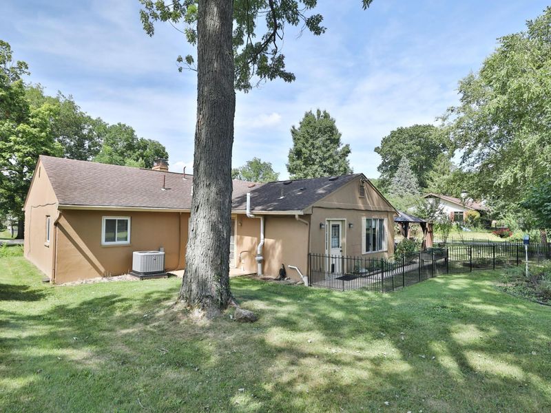 393 Charleston Avenue, Columbus, OH 43214 Photo 47