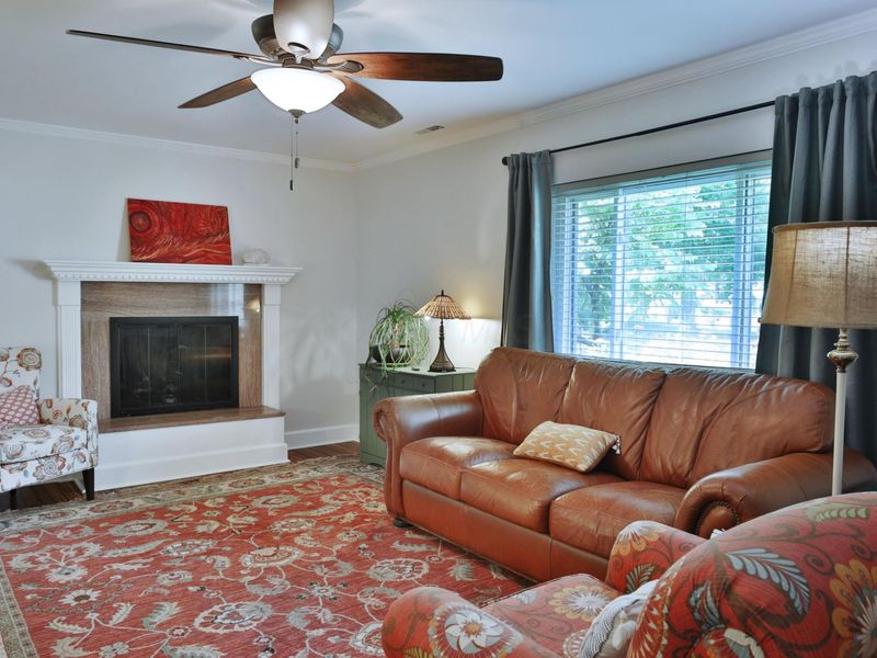 393 Charleston Avenue, Columbus, OH 43214 Photo 8