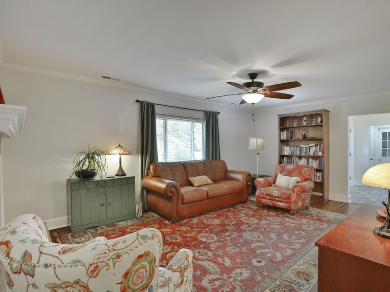 393 Charleston Avenue, Columbus, OH 43214 Photo 9
