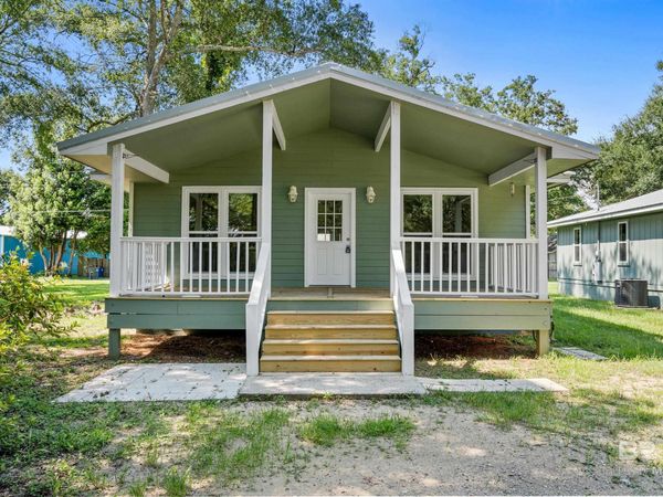 210 W Verbena Avenue, Foley, AL 36535