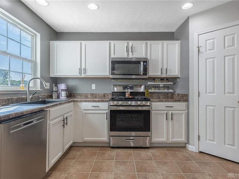 5060 Jessica Suzanne Drive, Morrow, OH 45152 Photo 12