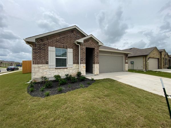 140 Fire Oak DR, San Marcos, TX 78666