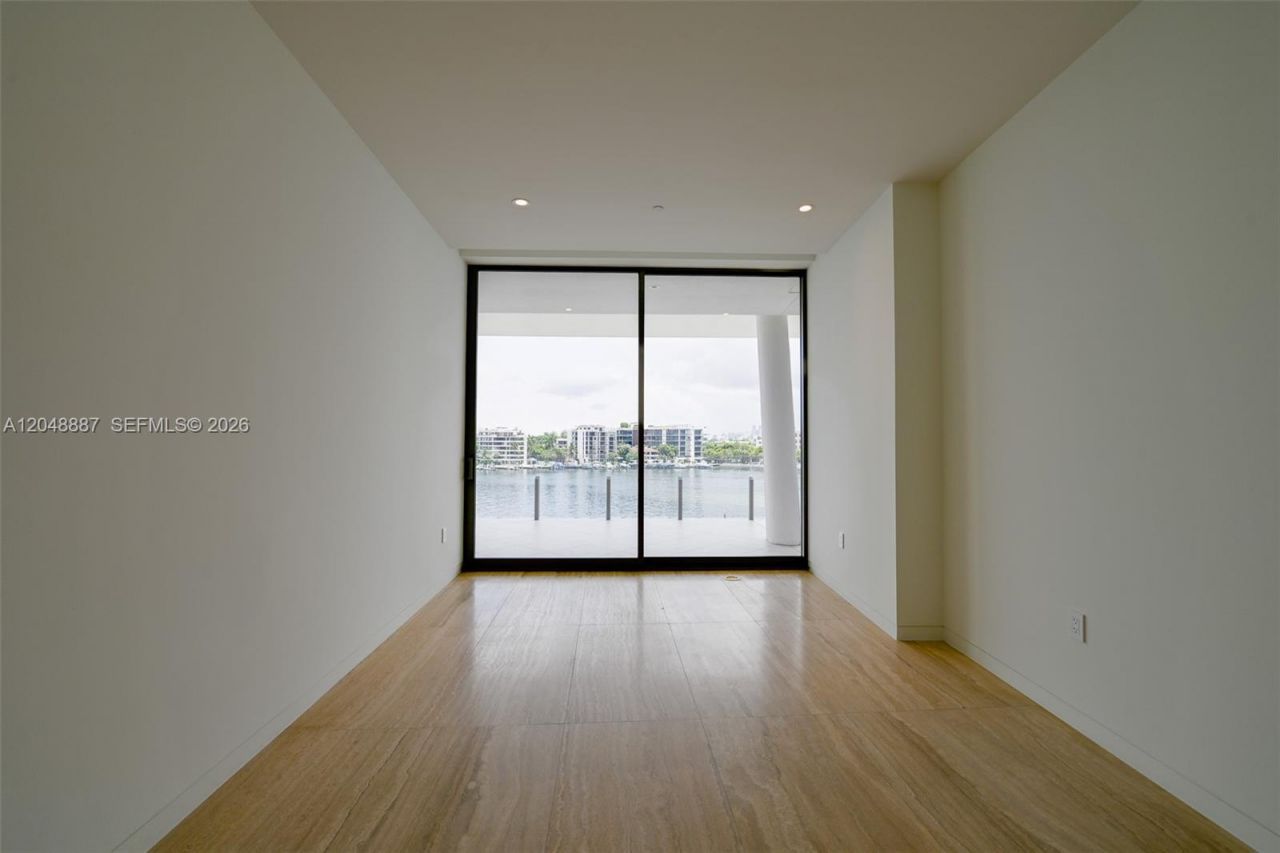 5 Grove Isle Dr , Unit L404, Coconut Grove, FL 33133 Photo