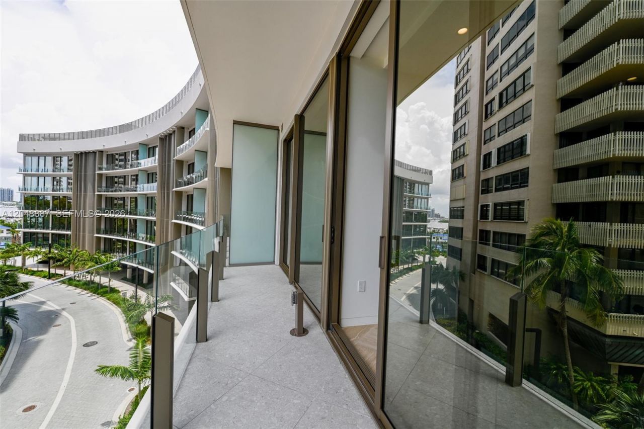 5 Grove Isle Dr , Unit L404, Coconut Grove, FL 33133 Photo