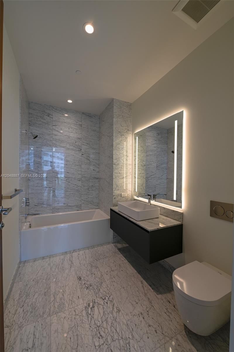 5 Grove Isle Dr , Unit L404, Coconut Grove, FL 33133 Photo