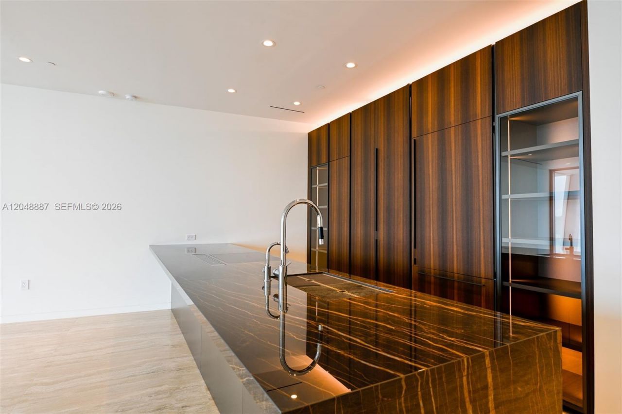 5 Grove Isle Dr , Unit L404, Coconut Grove, FL 33133 Photo
