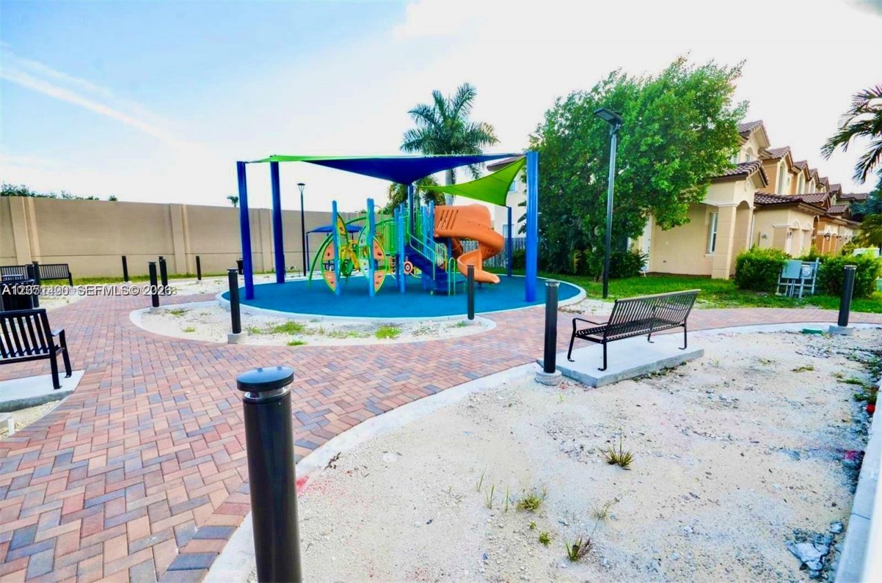 7472 NW 112th Path , Doral, FL 33178 Photo