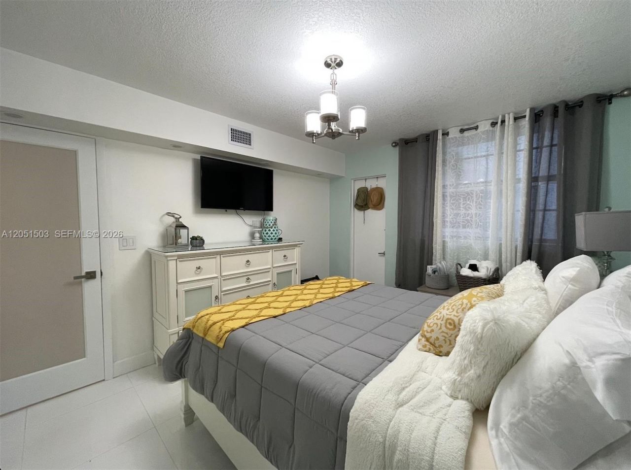 335 Collins Ave , Unit 203, Miami Beach, FL 33139 Photo