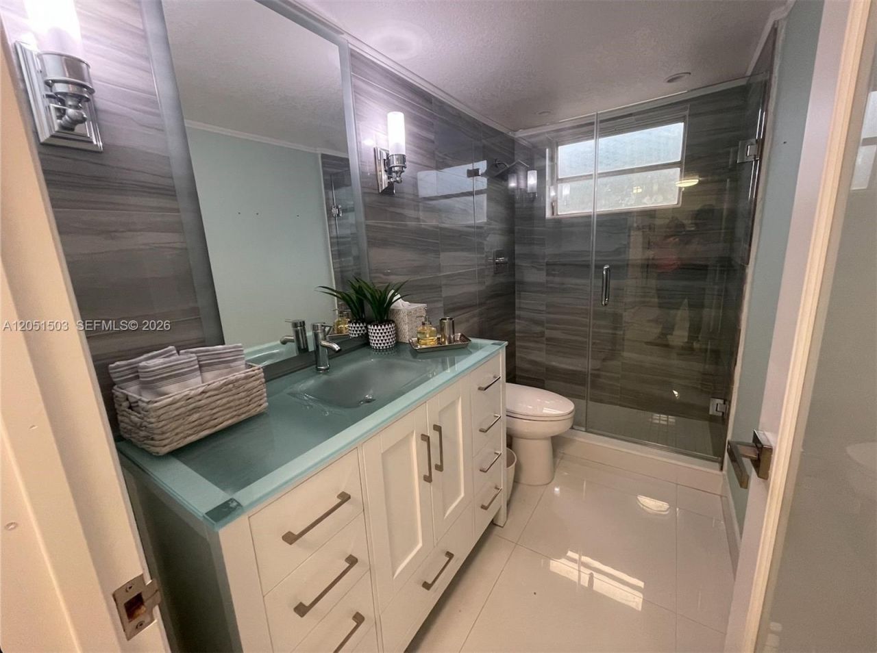 335 Collins Ave , Unit 203, Miami Beach, FL 33139 Photo