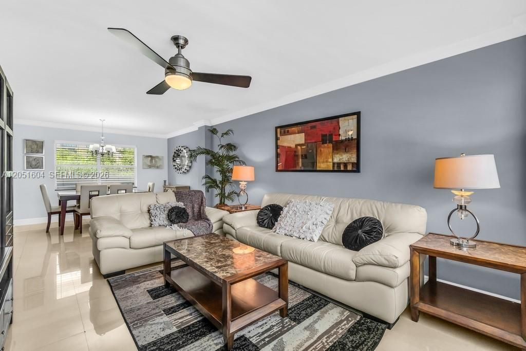 220 Kings Point Dr, Unit 314, Sunny Isles Beach, FL 33160 Photo