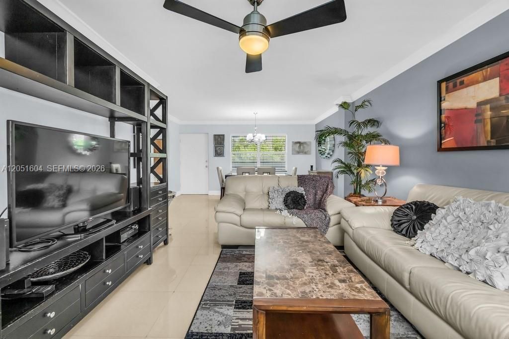220 Kings Point Dr, Unit 314, Sunny Isles Beach, FL 33160 Photo