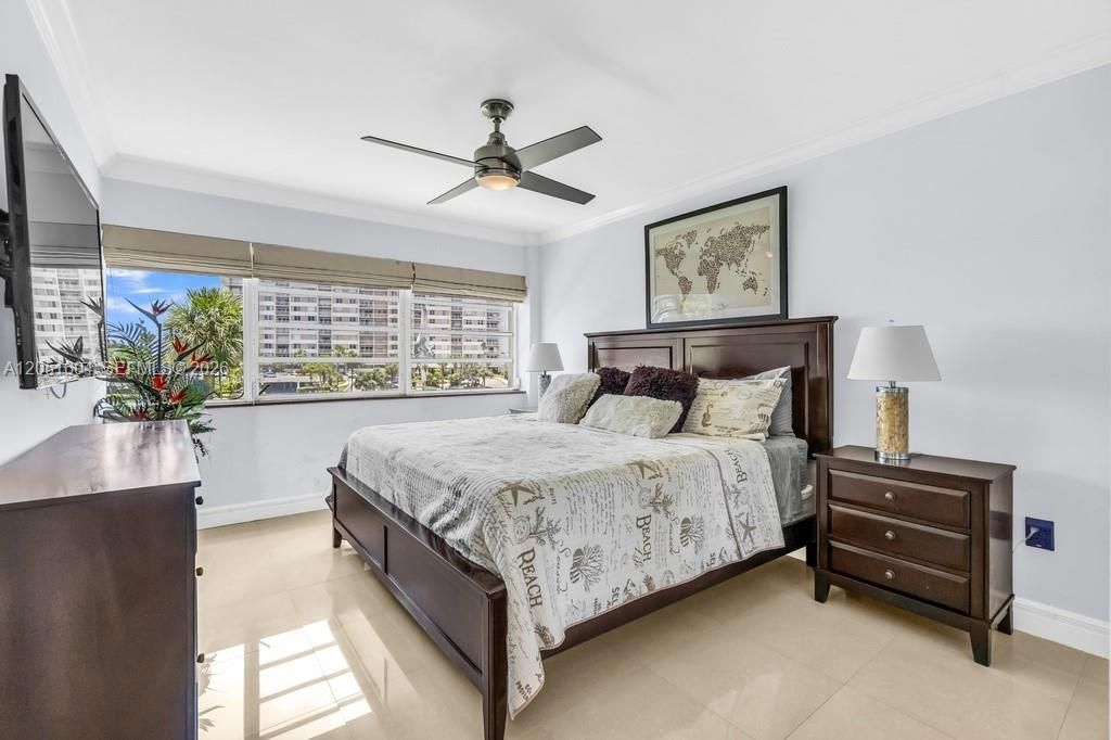 220 Kings Point Dr, Unit 314, Sunny Isles Beach, FL 33160 Photo
