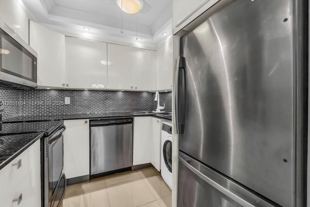 220 Kings Point Dr, Unit 314, Sunny Isles Beach, FL 33160 Photo