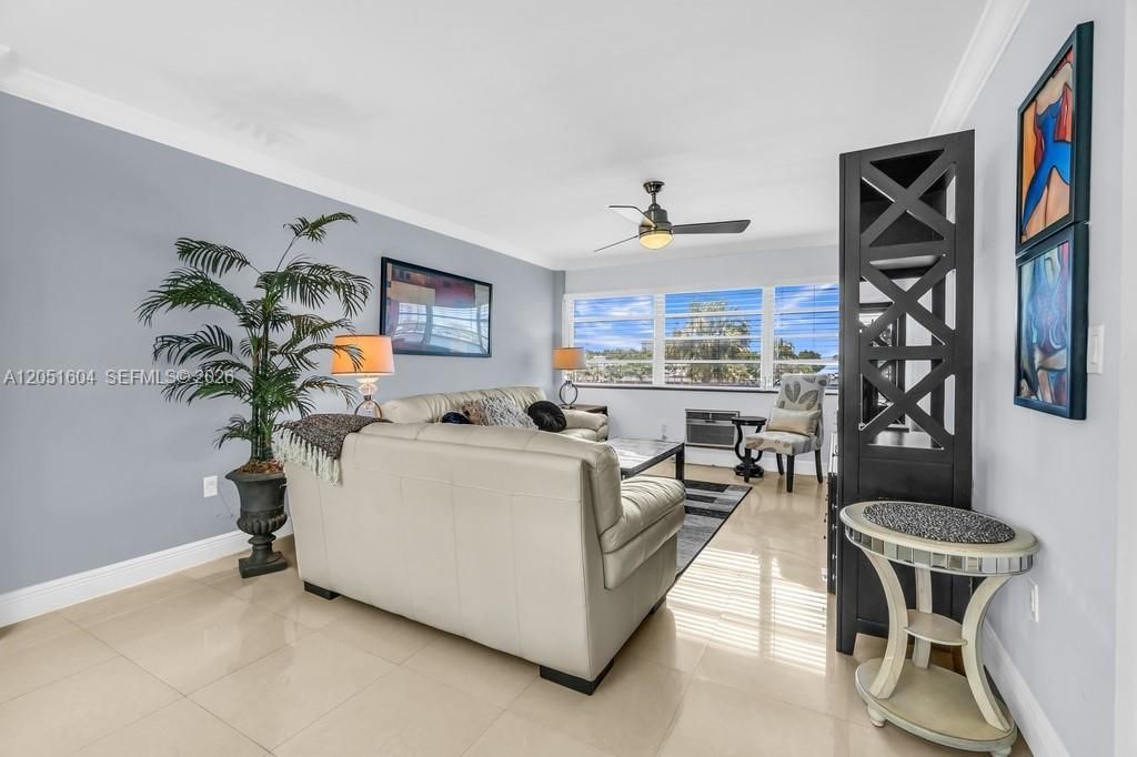 220 Kings Point Dr, Unit 314, Sunny Isles Beach, FL 33160 Photo