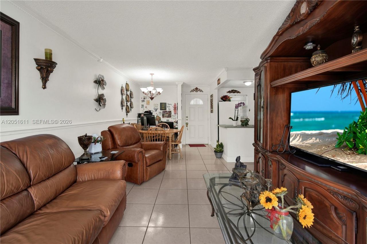 1755 W 60th St, Unit D204, Hialeah, FL 33012 Photo