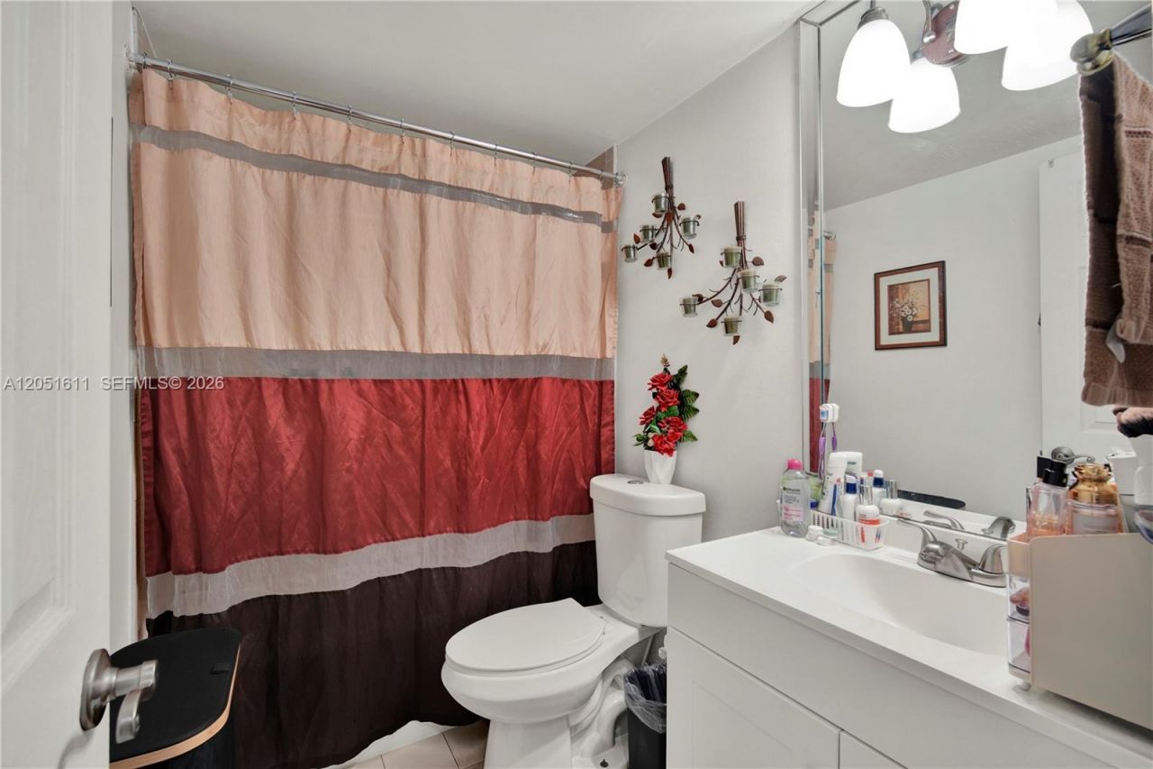 1755 W 60th St, Unit D204, Hialeah, FL 33012 Photo
