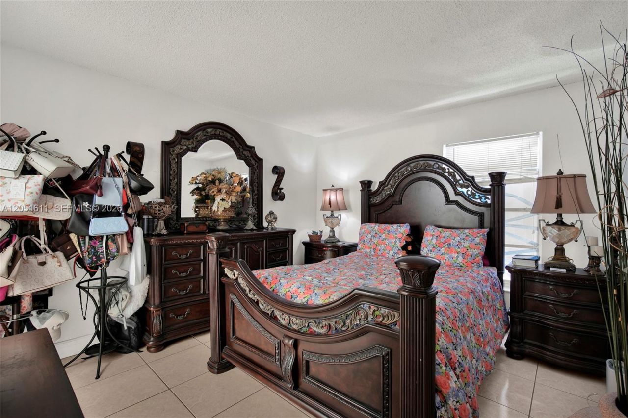 1755 W 60th St, Unit D204, Hialeah, FL 33012 Photo
