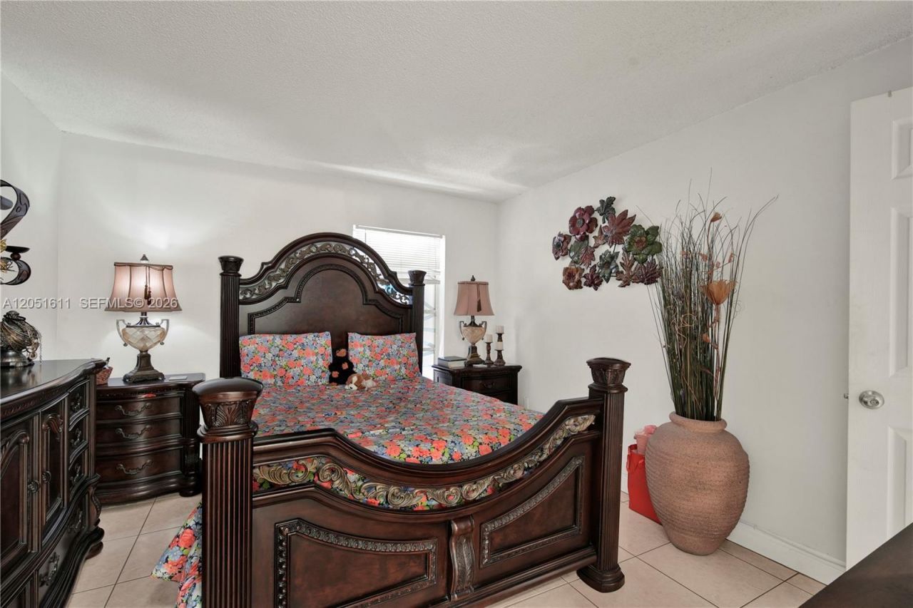 1755 W 60th St, Unit D204, Hialeah, FL 33012 Photo