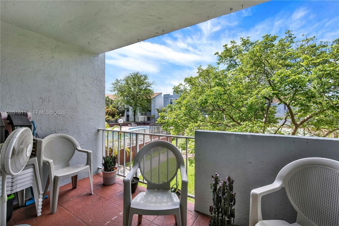 1755 W 60th St, Unit D204, Hialeah, FL 33012 Photo