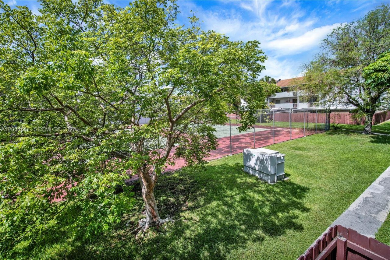 1755 W 60th St, Unit D204, Hialeah, FL 33012 Photo