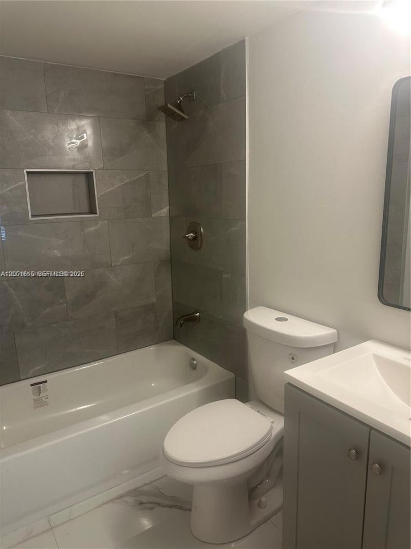 4166 Inverrary Dr, Unit 210, Lauderhill, FL 33319 Photo