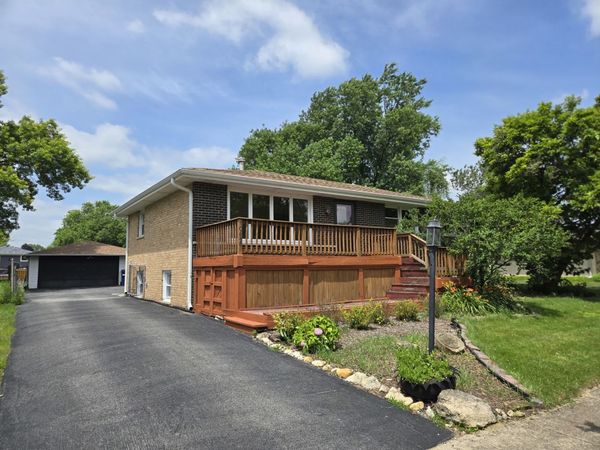 10648 Lori Lane , Palos Hills, IL 60465