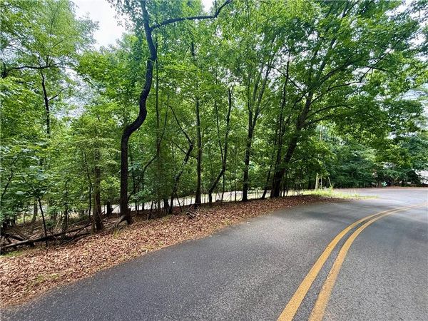 5563 Little River Circle , Gainesville, GA 30506