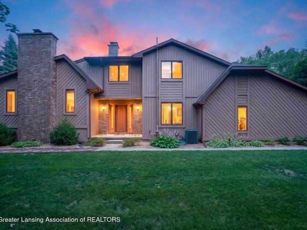 8360 E 5 Point Highway, Eaton Rapids, MI 48827