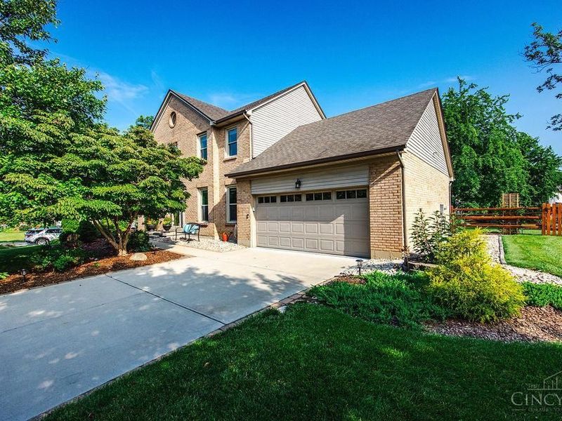 7062 Gregory Creek Lane, West Chester, OH 45069 Photo 2
