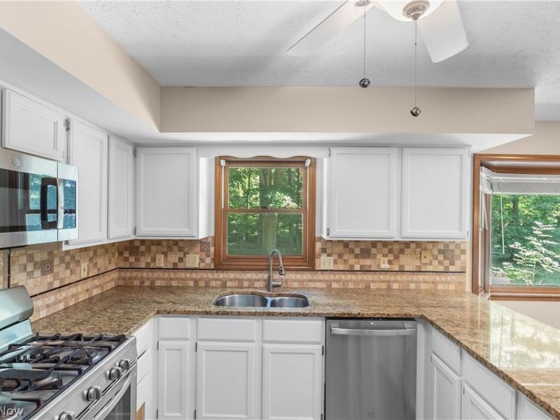 8121 Yorkshire Drive, Mentor, OH 44060 Photo 5