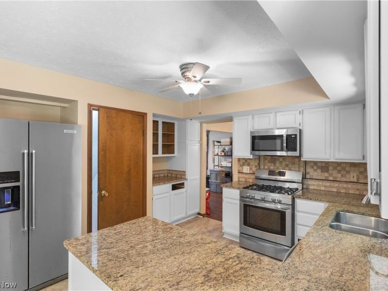 8121 Yorkshire Drive, Mentor, OH 44060 Photo 8