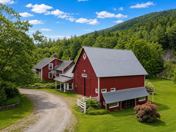 492 Dover Road, Newfane, VT 05345