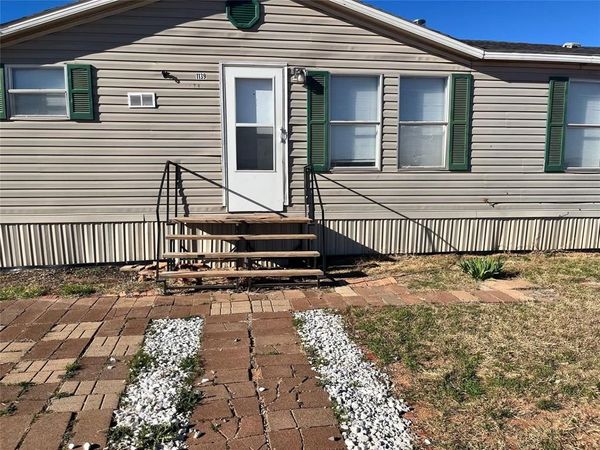 1139 Market Street, Tye, TX 79563