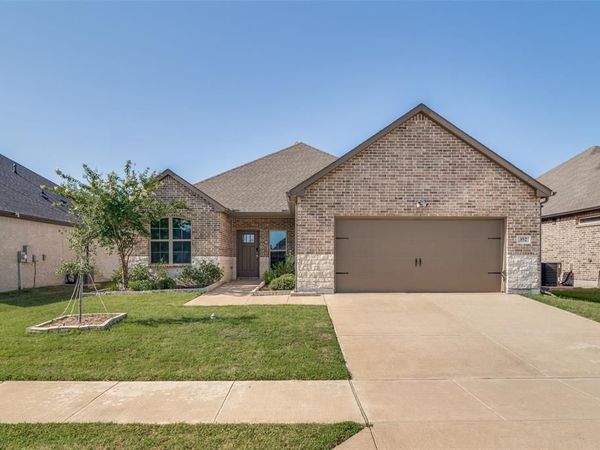 352 Cyprus Grove Drive, Lavon, TX 75166