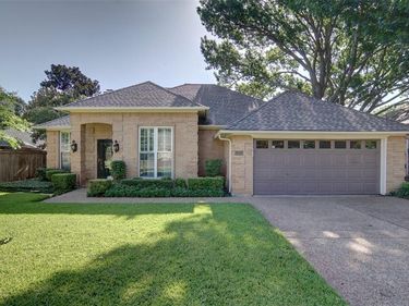 4925 Courtside Drive, Fort Worth, TX 76133