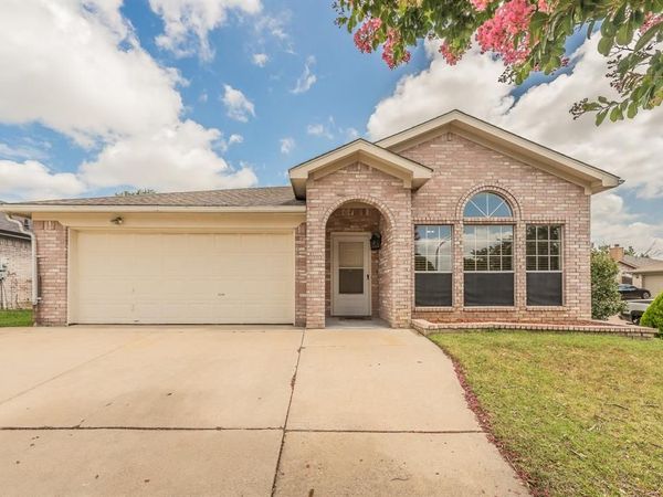 10212 Brea Canyon Road, Fort Worth, TX 76108