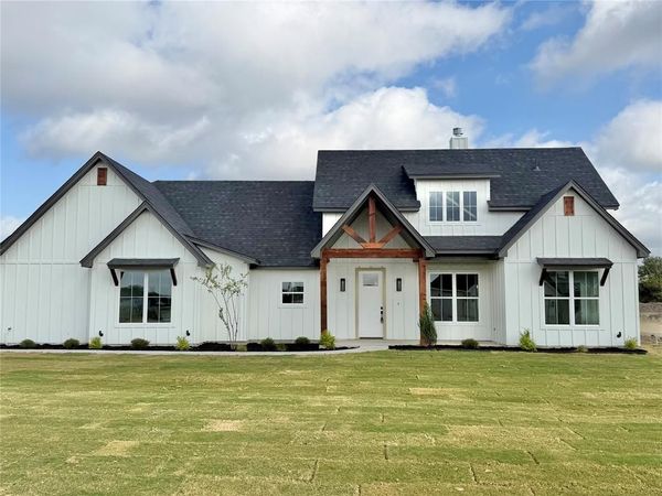 2013 Collin Street, Weatherford, TX 76085