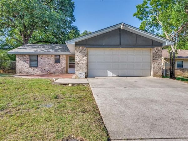 712 Chisholm Trail, Denton, TX 76209