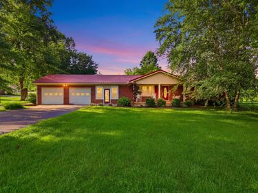 1390 Alton Station Road, Lawrenceburg, KY 40342